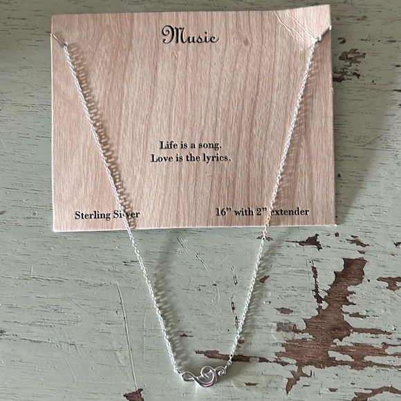 Music Lover Treble Clef Necklace NWOT - Picture 2 of 3